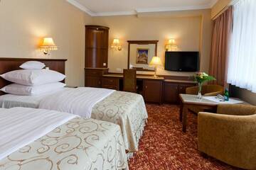 Фото номера Двухместный номер с 2 отдельными кроватями и видом на горы Отель Hotel Gołębiewski Karpacz г. Карпач 3