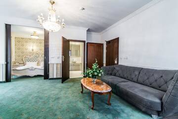 Фото номера Улучшенные апартаменты с гидромассажной ванной Курортные отели Pałac Margot SPA г. Карпач 4