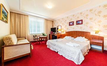 Фото номера Трехместный номер Отели типа «постель и завтрак» Karkonoski SPA г. Карпач 2