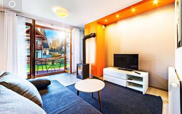 Фото номера Апартаменты Orange - Первый этаж Апартаменты Apartamenty Wonder Home - Komuny Paryskiej г. Карпач 2