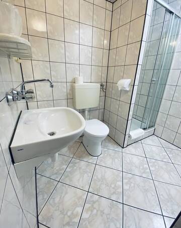 Фото номера Стандартный двухместный номер с 1 кроватью или 2 отдельными кроватями Отель Hotel Kolorowa г. Карпач 10
